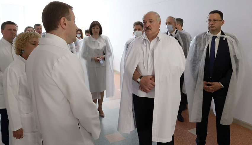 Лукашенко пообещал эффективную против нового штамма коронавируса вакцину
