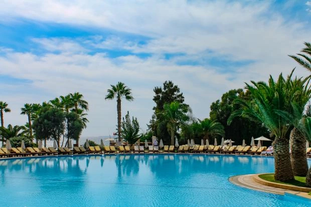 Отельеры Кипра заявили о провале туристического сезона без россиян