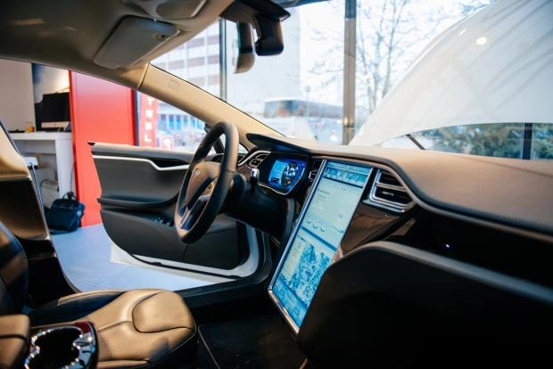 Компания Tesla из-за проблем со стеклоподъемником отзовет более миллиона машин в США