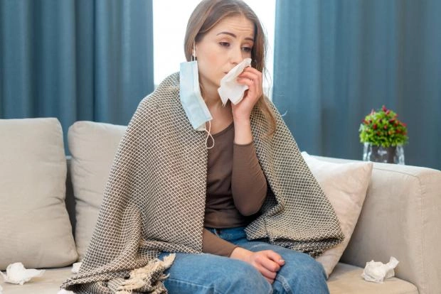 Доктор Мясников заявил, что насморк не всегда является признаком простуды