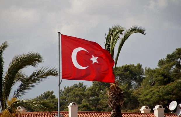  В Турции заговорили о возможном возвращении коронавирусных ограничений 