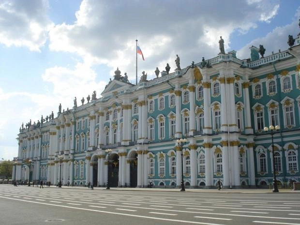 Жители и гости Петербурга смогут посетить Эрмитаж бесплатно