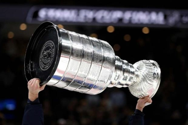 НХЛ запретила вывозить Кубок Стэнли в Россию