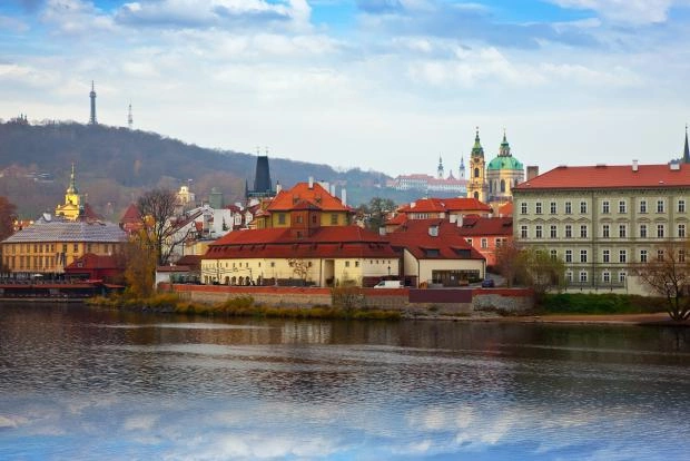Власти Чехии продлили запрет на выдачу виз и ВНЖ для россиян и белорусов