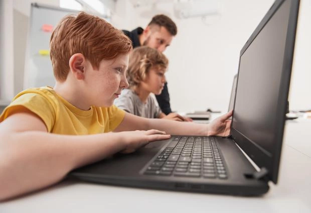  Российских школьников бесплатно научат программированию 