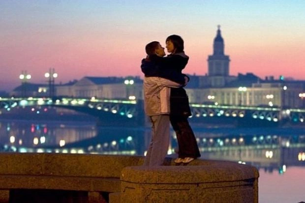 Названы 5 лучших туристических направлений в России для влюбленных