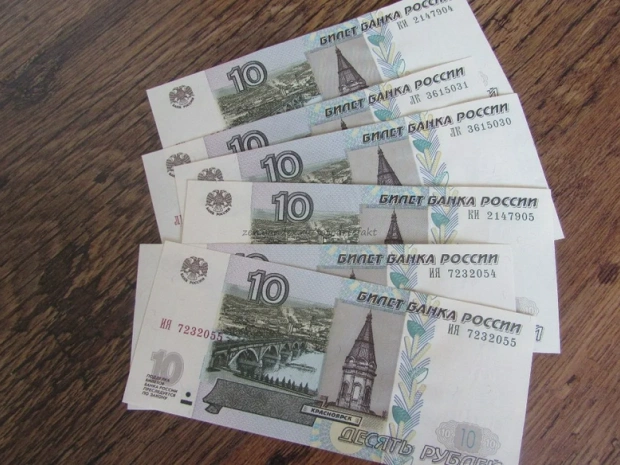 Купюры достоинством в пять и десять рублей могут вернуть в оборот в России