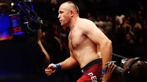 Алексей Олейник проиграл шведу Латифи из команды Чимаева на турнире UFC в Лас-Вегасе