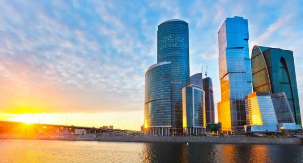 Москва и Петербург ожидаемо возглавили топ-10 популярных направлений в России для деловых поездок