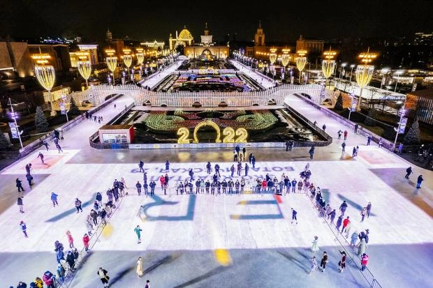 Самый большой каток в Москве заработает с 25 ноября