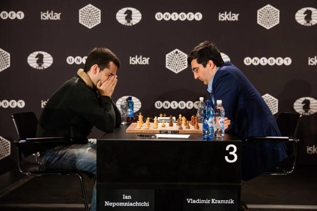 Два российских шахматиста вошли в топ-10 рейтинга FIDE по итогам 2022 года