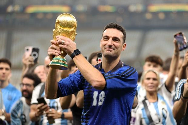 ФИФА признала лучшим тренером года Лионеля Скалони