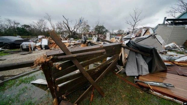 Разрушительный торнадо унес жизни не менее 23 человек в штате Миссисипи
