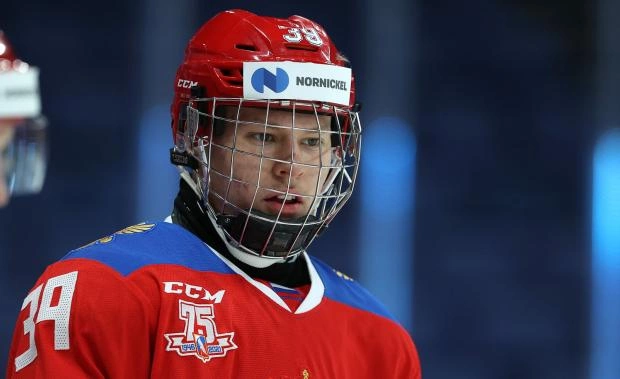 Трое россиян попали в топ-10 рейтинга драфта НХЛ среди европейцев