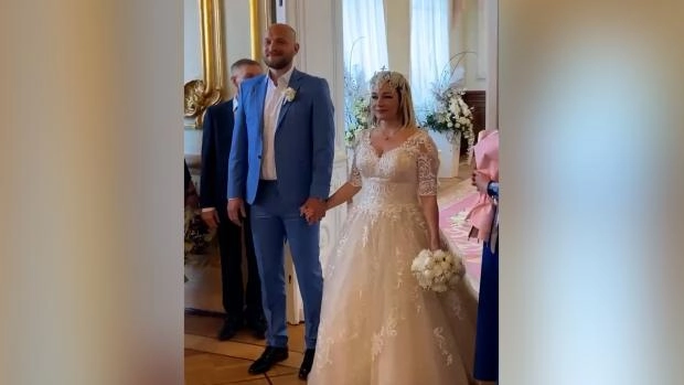  Названа знаменитость, поймавшая букет невесты на свадьбе Татьяны Булановой 